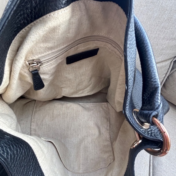 Mark & Graham Black Pebbled Leather Shoulder Bag with extra Gold/Black Handle - Picture 3 of 5